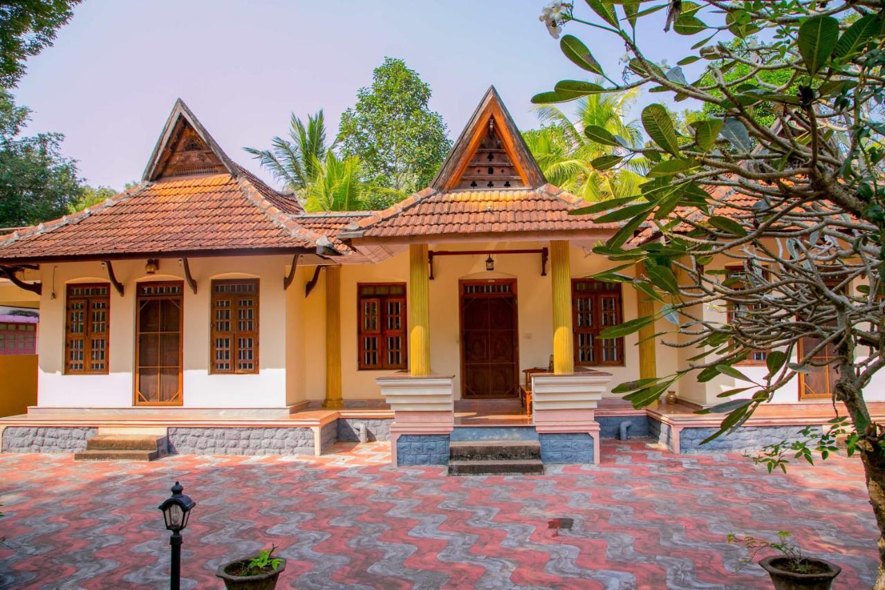 Trium Heritage Villa Chengannur Eksteriør bilde